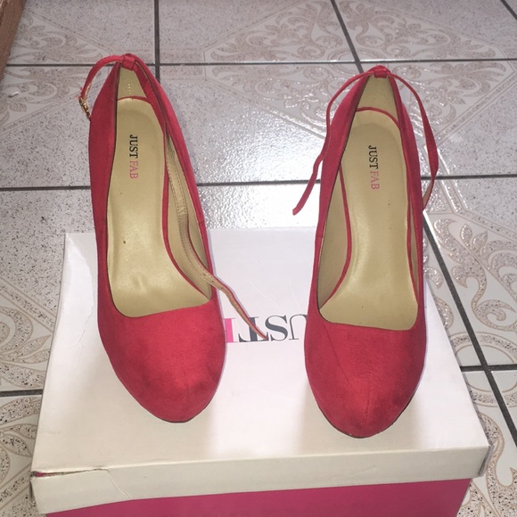 Heels - Picture 2 of 3